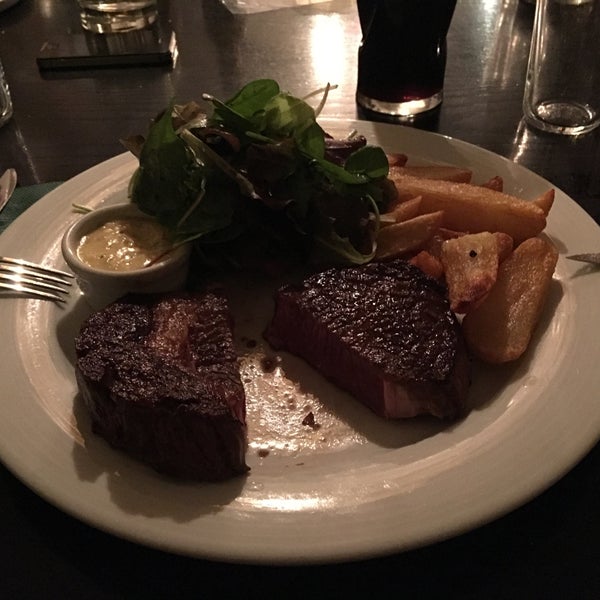 Magnificent steak, hillarious service!
