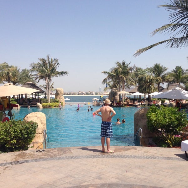 Foto tomada en Sofitel Dubai The Palm Resort &amp; Spa  por Sophia V. el 6/2/2016