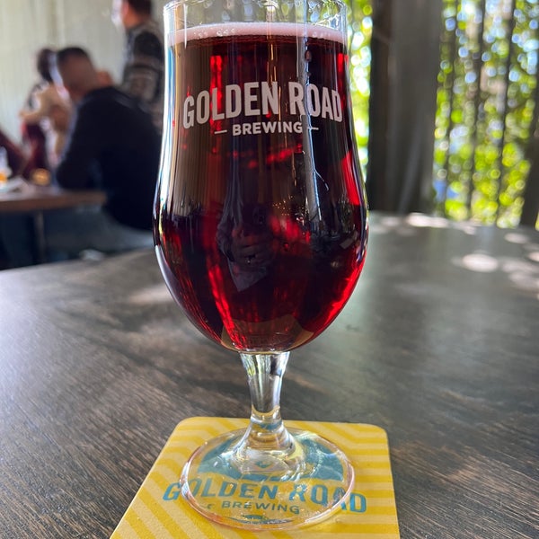 2/5/2022 tarihinde dutchboyziyaretçi tarafından Golden Road Brewing'de çekilen fotoğraf