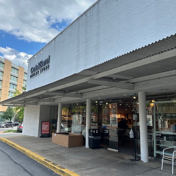 Crate & Barrel Furniture and Home Store in Alexandria
