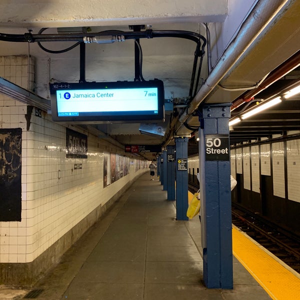 Das Foto wurde bei MTA Subway - 50th St (C/E) von Joshua am 4/27/2019 aufgenommen