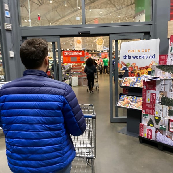 Photo taken at Lidl by Joshua on 11/18/2019