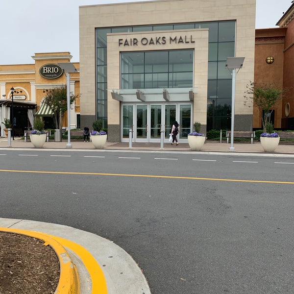 Das Foto wurde bei Fair Oaks Mall von Joshua am 5/1/2019 aufgenommen
