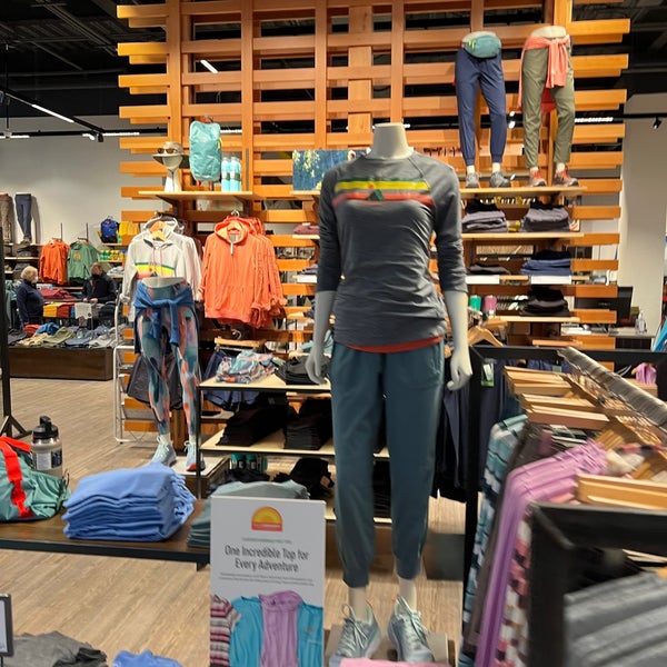 Are Dogs Allowed In Ll Bean Stores