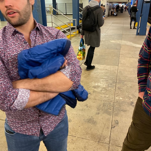 Das Foto wurde bei MTA Subway - 50th St (C/E) von Joshua am 10/20/2019 aufgenommen
