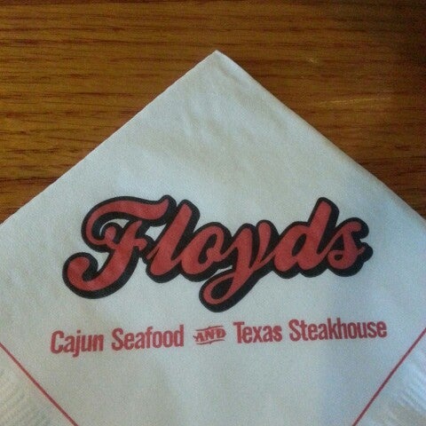 Foto scattata a Floyd&#39;s Cajun Seafood - Webster da Kisha W. il 3/3/2013