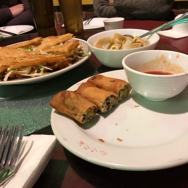 Снимок сделан в Henry&#39;s Hunan Restaurant пользователем Olga A. 2/27/2019