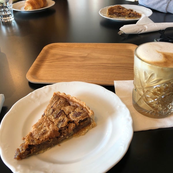 9/29/2018 tarihinde Olga A.ziyaretçi tarafından T35 Bakery &amp; Specialty Coffee'de çekilen fotoğraf