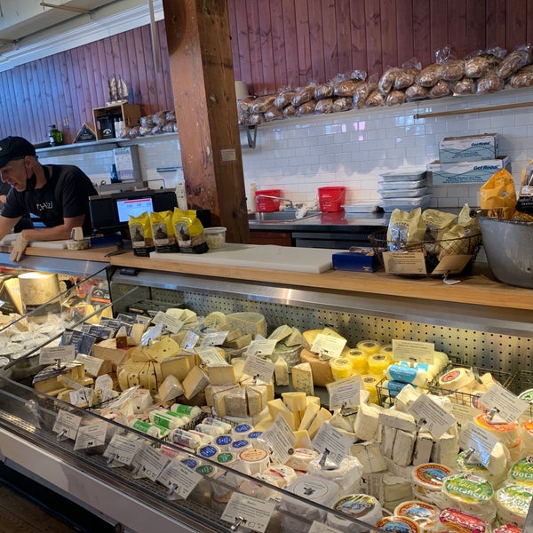 Photo taken at Beecher&#39;s Handmade Cheese by Olga A. on 8/14/2022