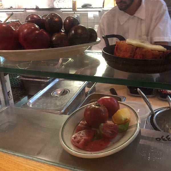 9/11/2017 tarihinde Olga A.ziyaretçi tarafından Pizzeria Delfina'de çekilen fotoğraf