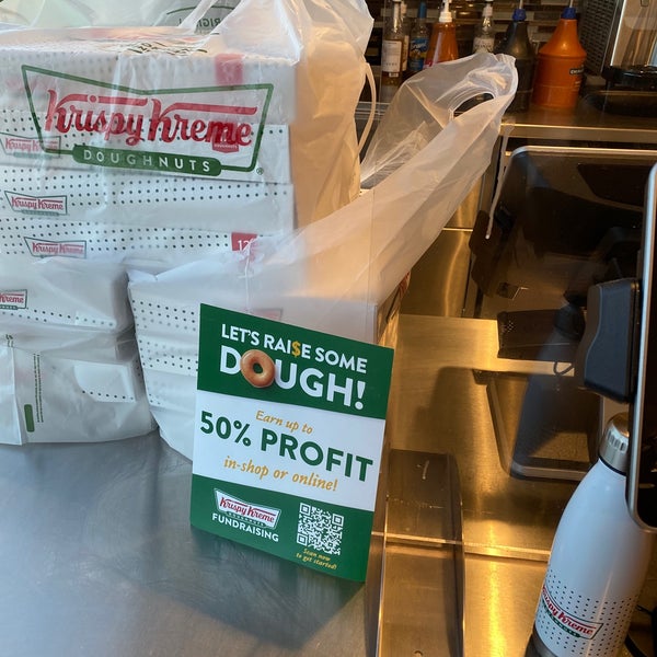Foto diambil di Krispy Kreme oleh Carlos A. pada 11/11/2021