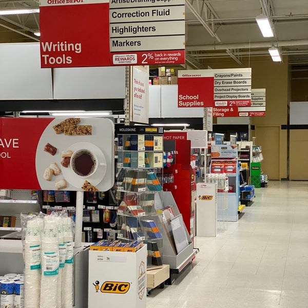 Office Depot Tienda de material de oficina en West Omaha