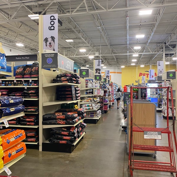 PetSmart Pet Supplies Store in West Omaha