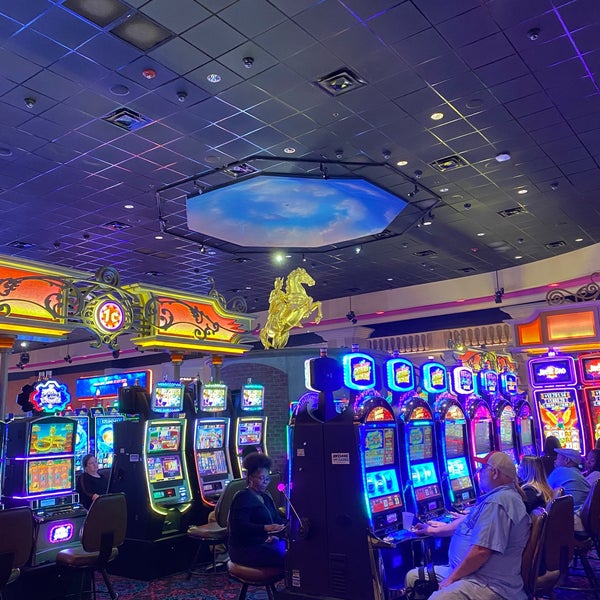 Photo taken at WinStar World Casino and Resort Global Event Center by Carlos A. on 2/17/2020