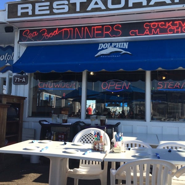 Foto tirada no(a) Dolphin Restaurant por Ollie S. em 10/5/2014