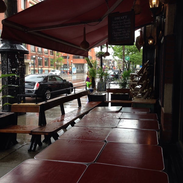 5/31/2015 tarihinde Matthew B.ziyaretçi tarafından Kalendar Restaurant &amp; Bistro'de çekilen fotoğraf