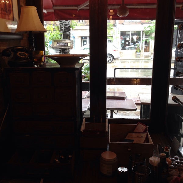 5/31/2015 tarihinde Matthew B.ziyaretçi tarafından Kalendar Restaurant &amp; Bistro'de çekilen fotoğraf