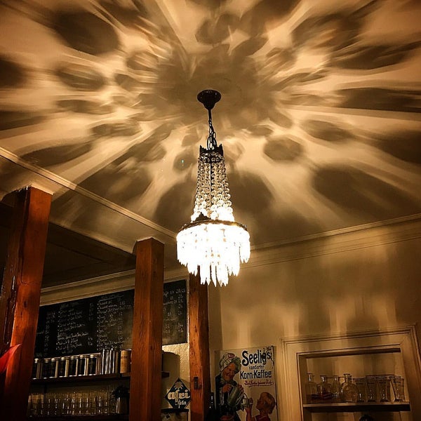 11/17/2016 tarihinde Michael P.ziyaretçi tarafından Café Moulu'de çekilen fotoğraf