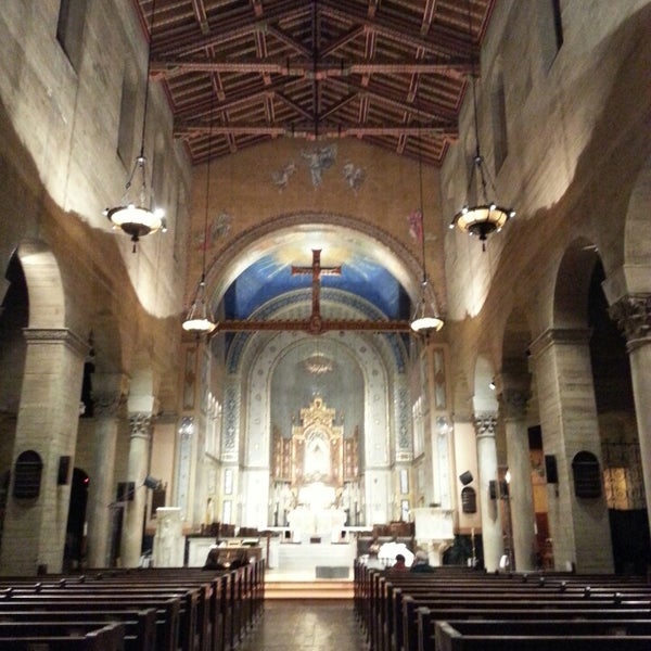 Foto tomada en St. John&#39;s Cathedral  por jin y. el 2/2/2014