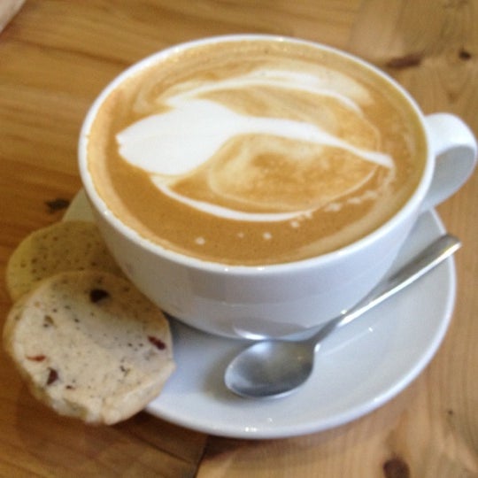 11/20/2012 tarihinde Ashley D.ziyaretçi tarafından Buunni Coffee'de çekilen fotoğraf