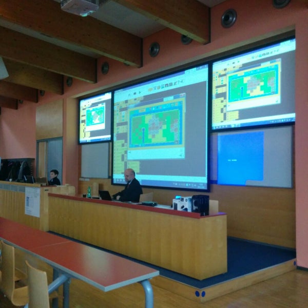 Foto tirada no(a) Fakulta informačních technologií VUT v Brně por Vanda em 11/29/2014