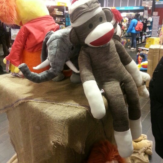 Calendar Club 5425 Gift Store in Toronto