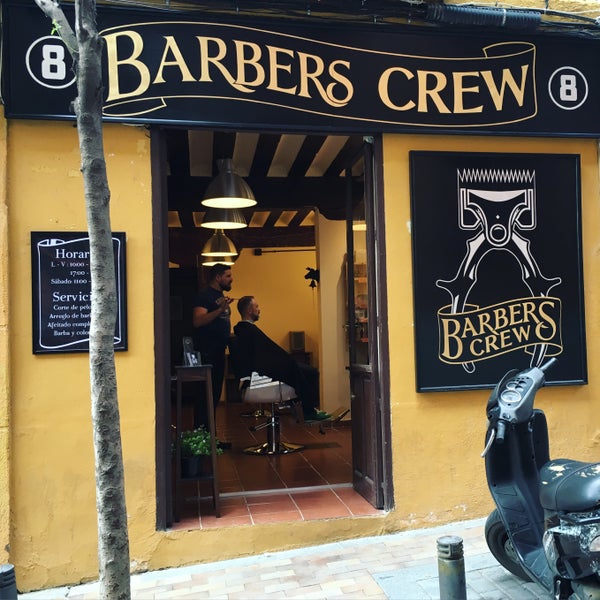 Foto scattata a Barbers Crew da Barbers Crew il 7/14/2016