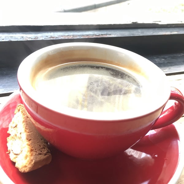 Foto tirada no(a) Winstons Coffee por Yukohama T. em 8/22/2019
