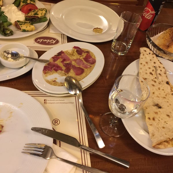 รูปภาพถ่ายที่ Kebabi Restaurant โดย Gozde A. เมื่อ 10/18/2017