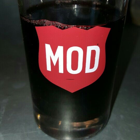 Photo taken at Mod Pizza by Danny F. on 7/26/2015