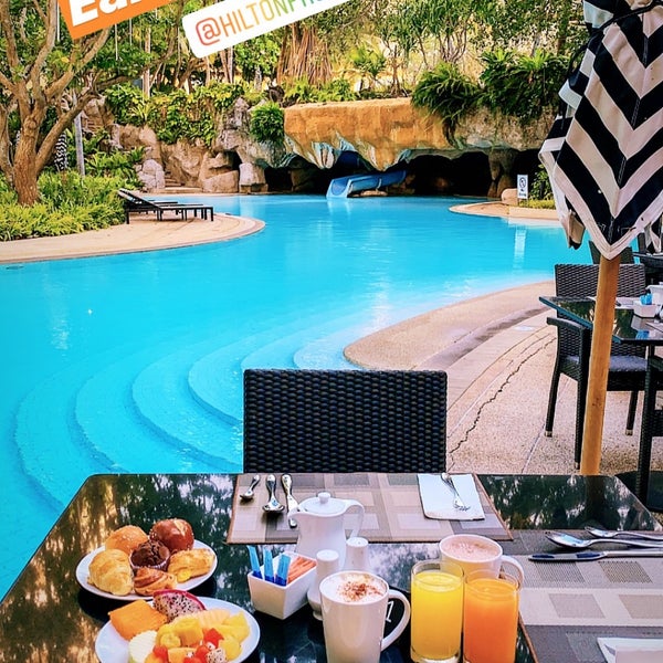Foto scattata a Garden Pool @ Hilton Phuket Arcadia Resort &amp; Spa da Bart L. il 2/14/2019