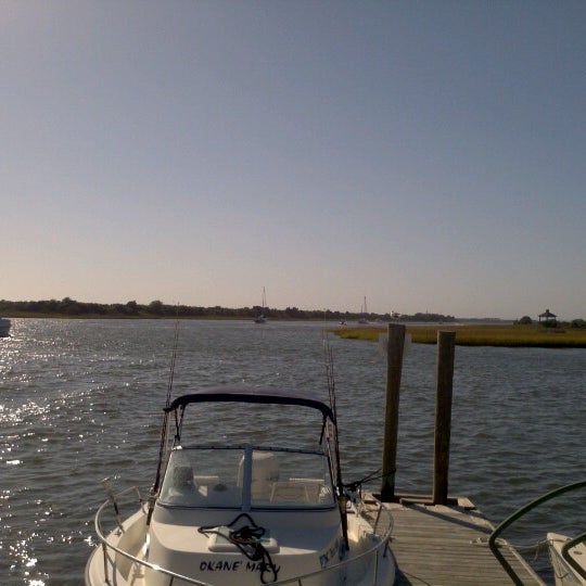 10/20/2012 tarihinde Diane M.ziyaretçi tarafından Yacht Basin Eatery'de çekilen fotoğraf