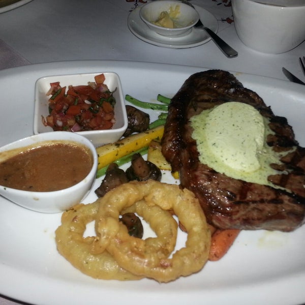 Foto diambil di The Steakhouse KL oleh M3iko pada 12/18/2014