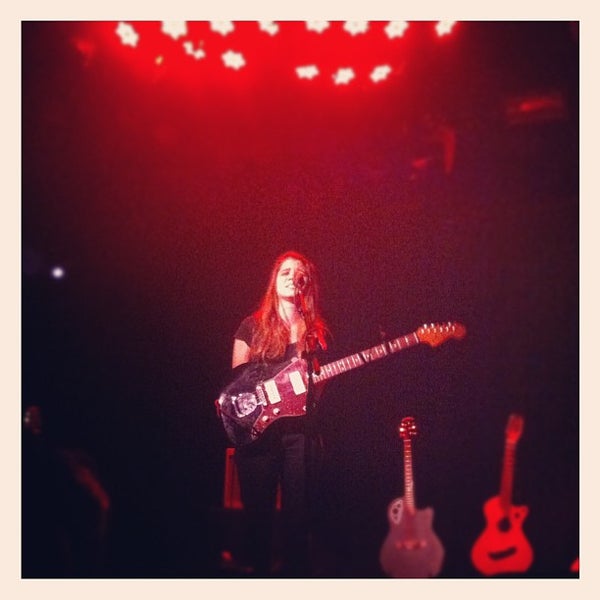 Photo taken at Le Poisson Rouge by Johnny L. on 11/14/2012