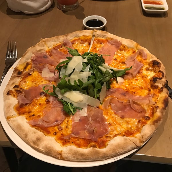 Das Foto wurde bei Prego Italian Restaurant von Ändrey Ü. am 11/28/2018 aufgenommen