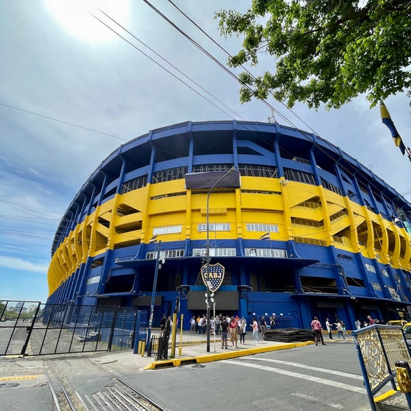 Photo taken at Estadio Alberto J. Armando &quot;La Bombonera&quot; (Club Atlético Boca Juniors) by Ändrey Ü. on 10/25/2022