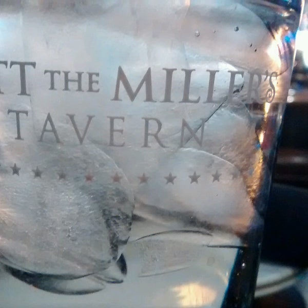 1/7/2017에 Maggie G.님이 Matt The Miller&#39;s Tavern Grandview에서 찍은 사진