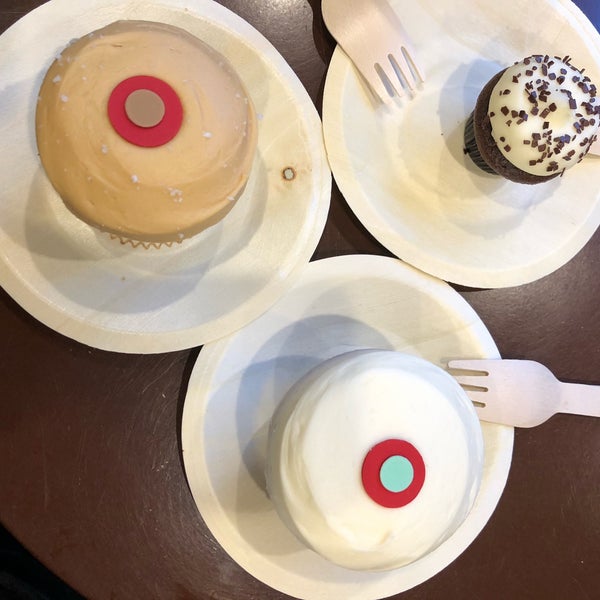 Photo taken at Sprinkles by Pinladee O. on 4/1/2019