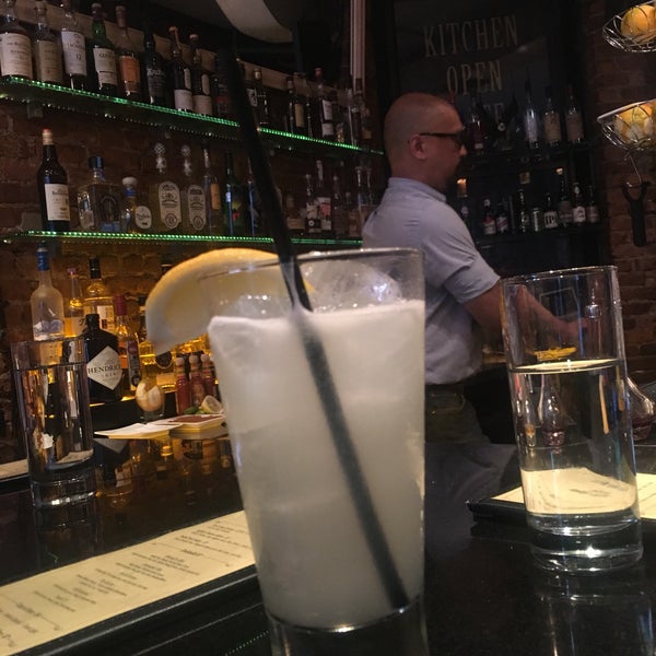 Amazing bartender that could make anything. Don't know his name but he's in the background of this picture. He made amazing virgin lemonade and great old fashioned for my husband. Great banter too!