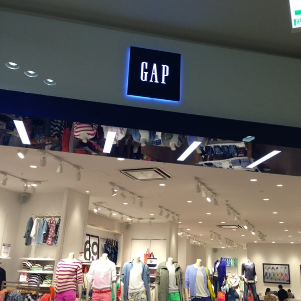 gap in mall