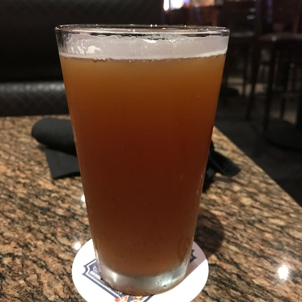 Photo taken at BJ&#39;s Restaurant &amp; Brewhouse by Robb M. on 5/24/2018