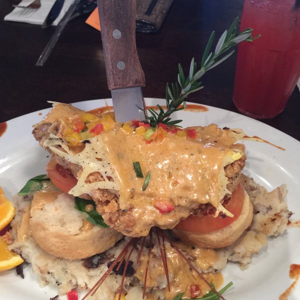 Photo taken at Hash House A Go Go - Plano by Shawn P. on 7/6/2016