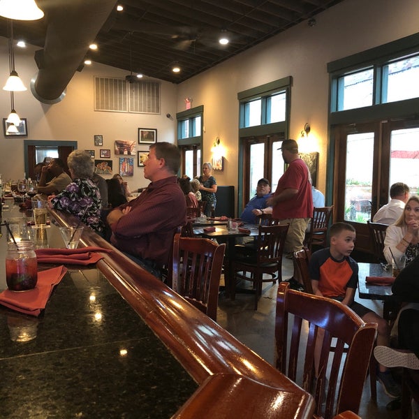 Foto scattata a Fat Grass Restaurant &amp; Bar da David S. il 4/5/2018