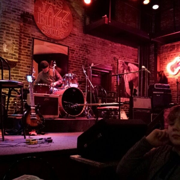 12/27/2014 tarihinde Jason P.ziyaretçi tarafından BB&#39;s Jazz, Blues &amp; Soups'de çekilen fotoğraf