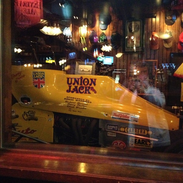 3/8/2013 tarihinde Rita E.ziyaretçi tarafından Union Jack Pub'de çekilen fotoğraf