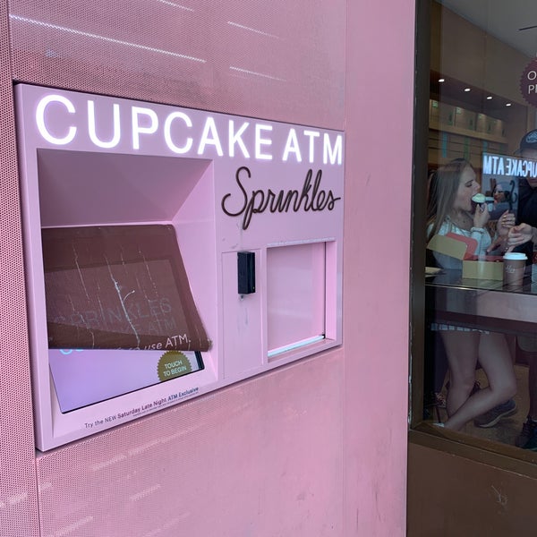 Photo taken at Sprinkles by Lamia on 6/2/2019