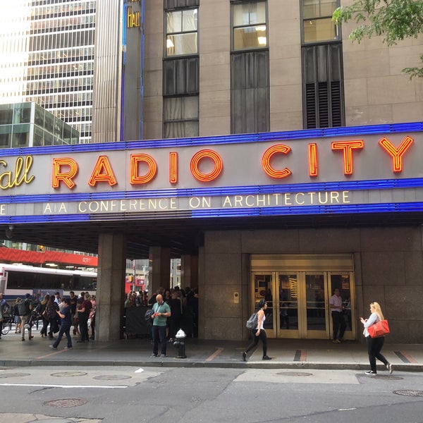 6/21/2018에 Ryan E.님이 Radio City Music Hall에서 찍은 사진