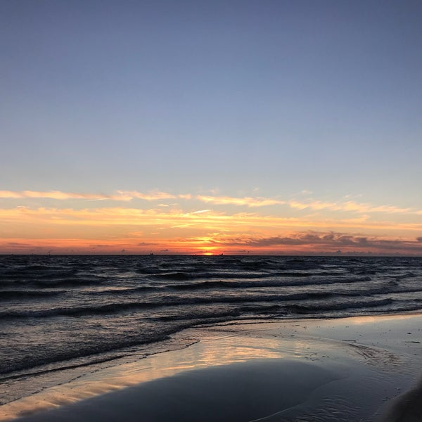 Das Foto wurde bei Smiltynės paplūdimys von Lilia A. am 8/18/2018 aufgenommen