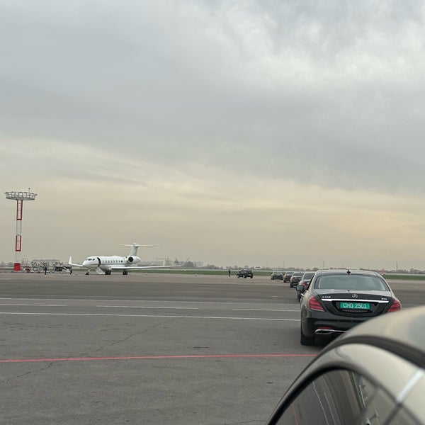 Foto diambil di Toshkent Xalqaro Aeroporti | Tashkent International Airport (TAS) oleh A.F.S. pada 11/27/2023