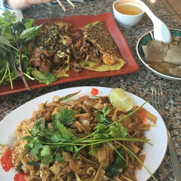 Vietnamese crepes and pad Thai - delish!